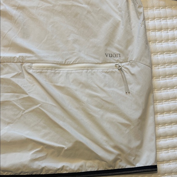 Vuori Ronan Packable Jacket Men's Gray Hooded Windbreaker logo - Picture 8 of 8